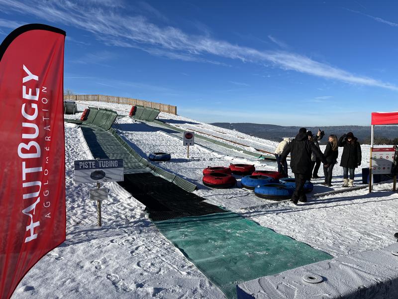 Tubing à Terre Ronde en hiver Tubing à Terre Ronde en hiver