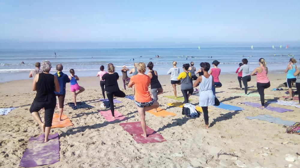 Yoga à la plage au Bois-Plage