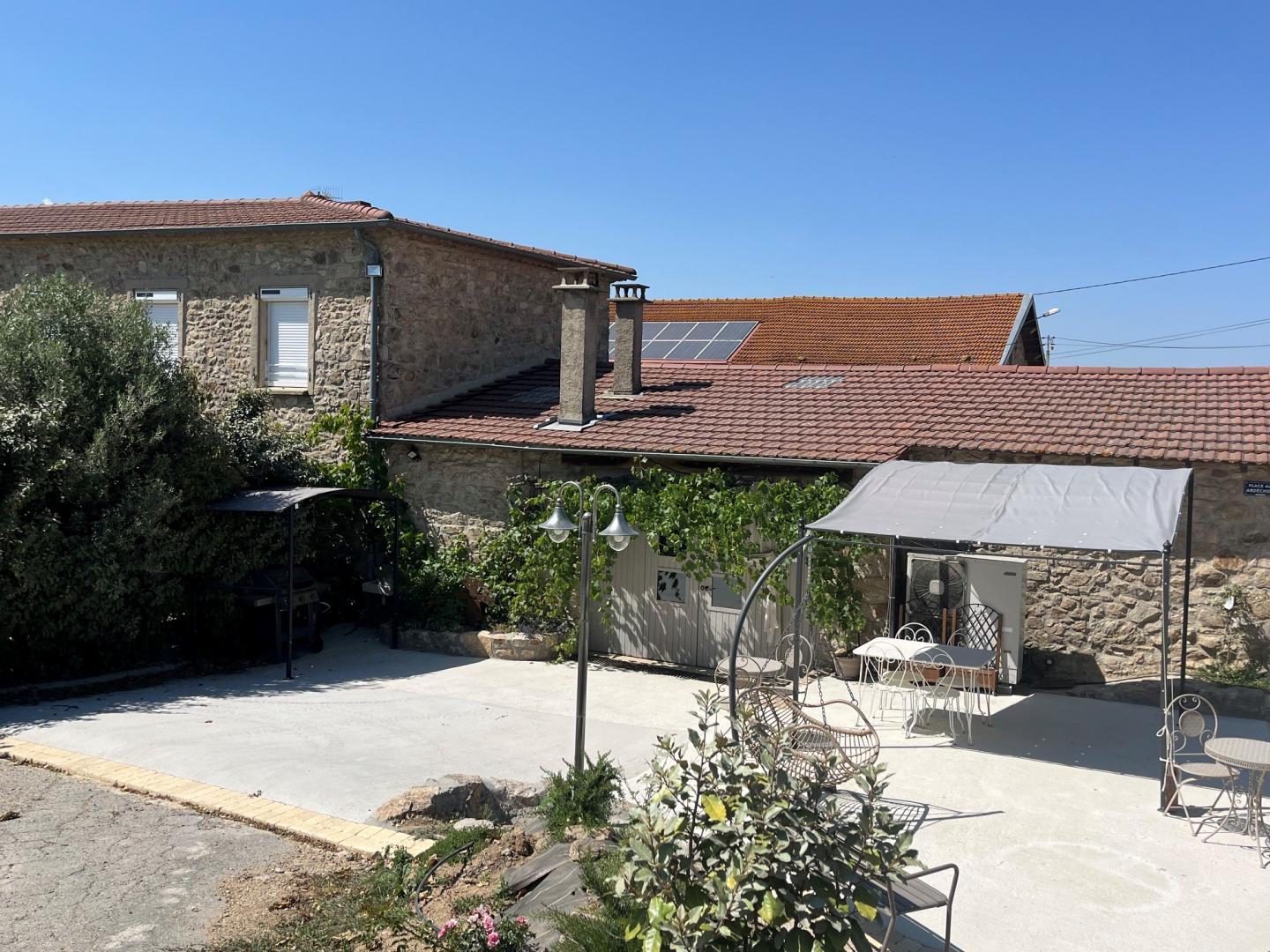 Terrasse du gîte Le Lac du Vert