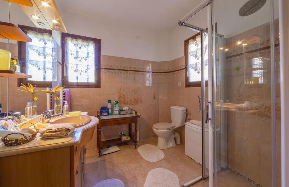 Gîte "Chez Nino et Nunzia"-Salle d'eau + WC Rez de chaussée-Vence-Gîtes de France Alpes-Maritimes