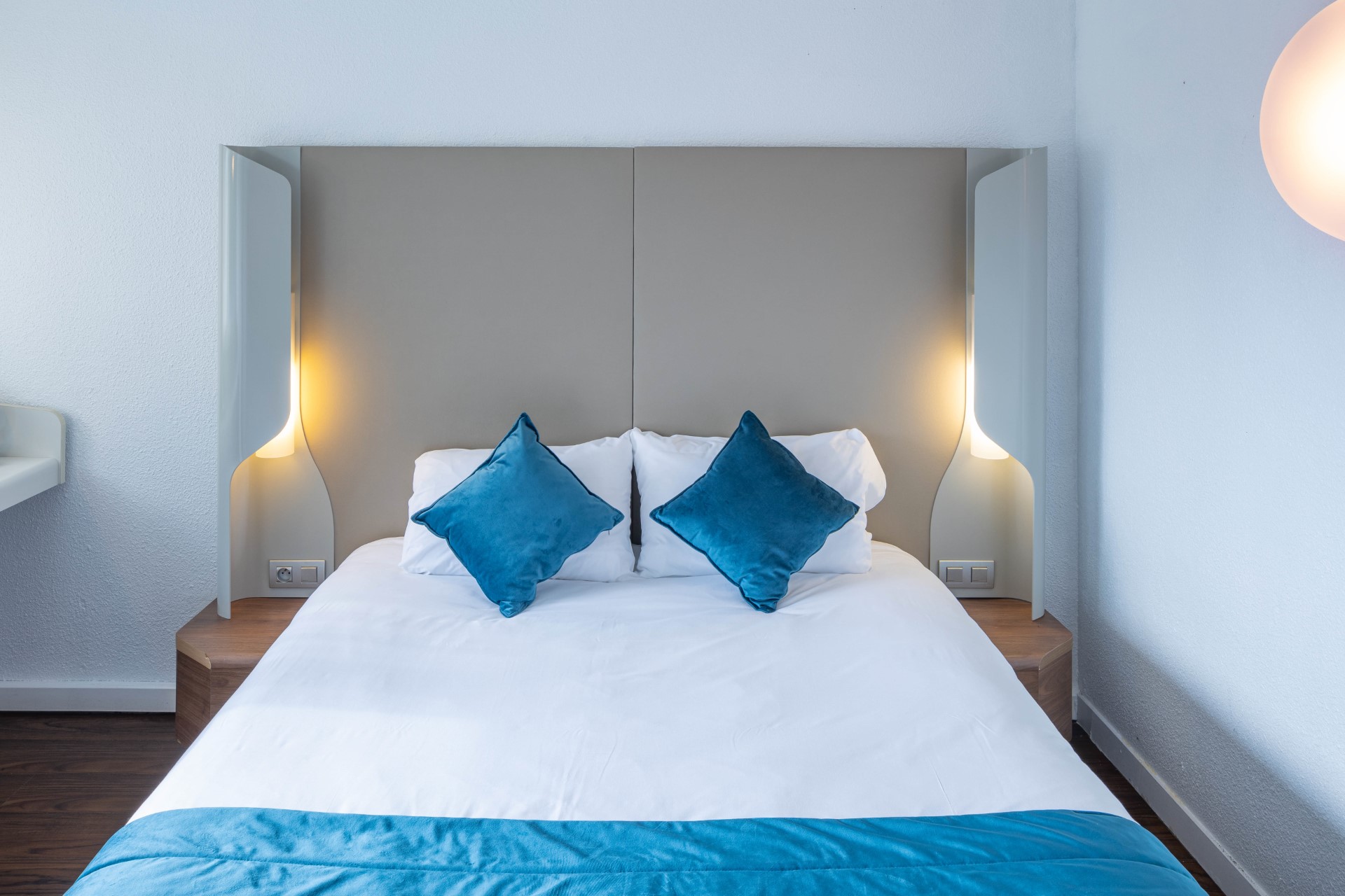 thumbnail_noemys arles - chambres - robert palomba 2 (38)