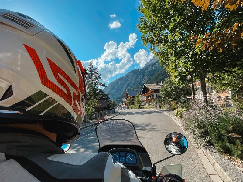 Balade en moto dans la vallée d'Abondance