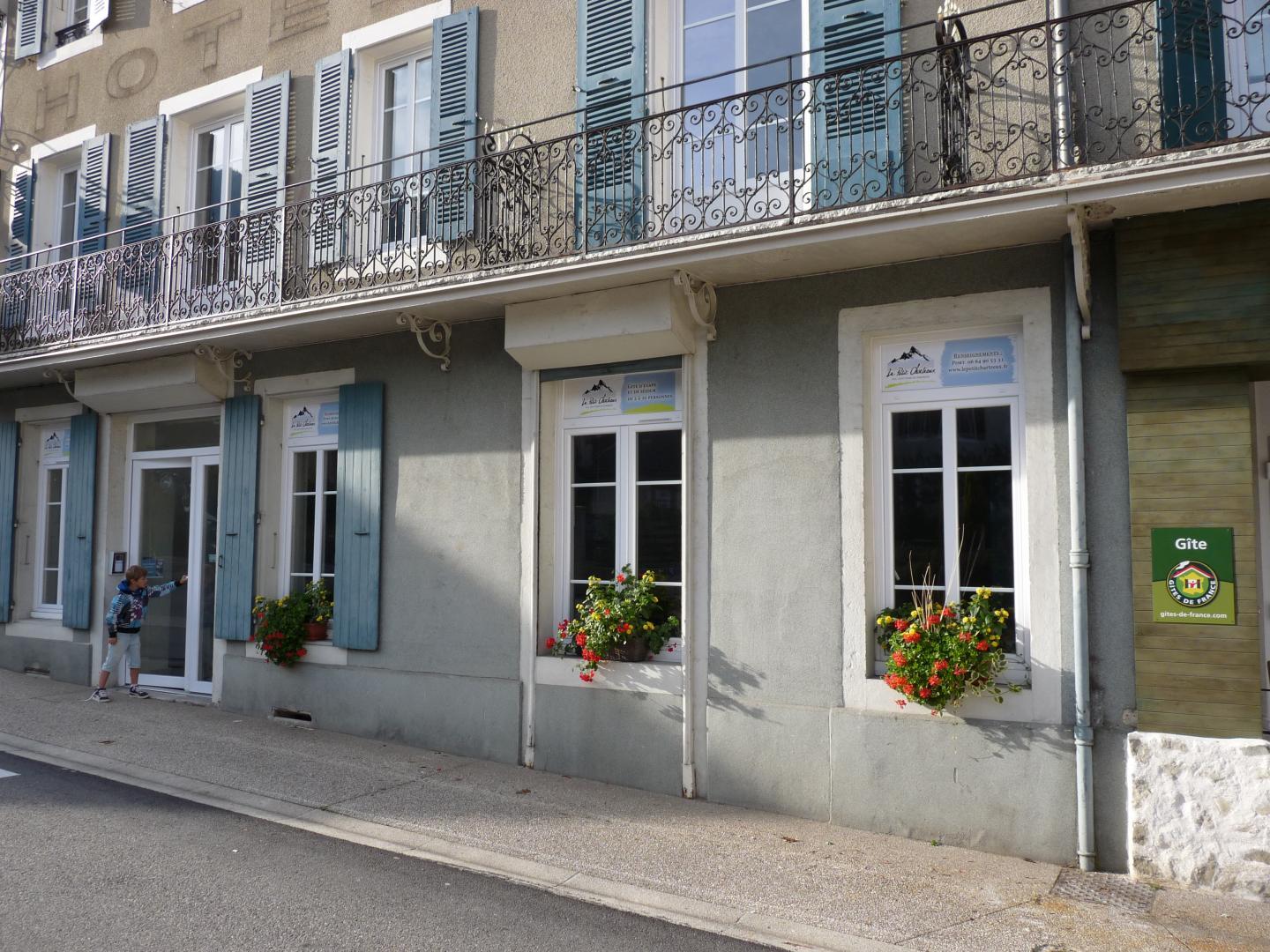 Une grande maison idéalement située au coeur du village