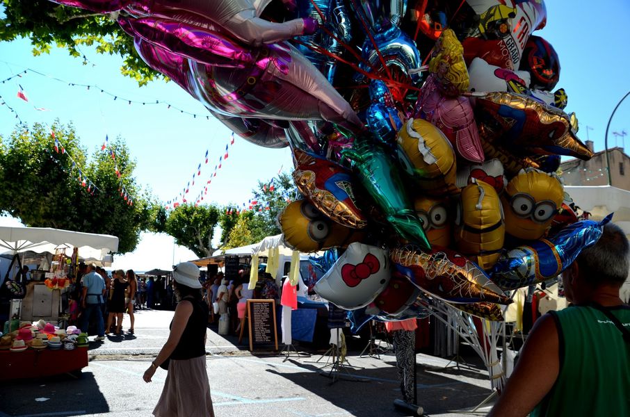Marché de La Tour d'Aigues