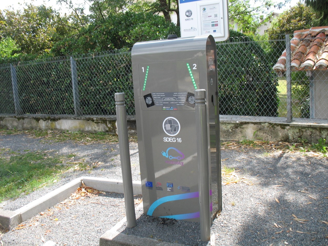 Borne de recharge pour voiture électrique MObiVE