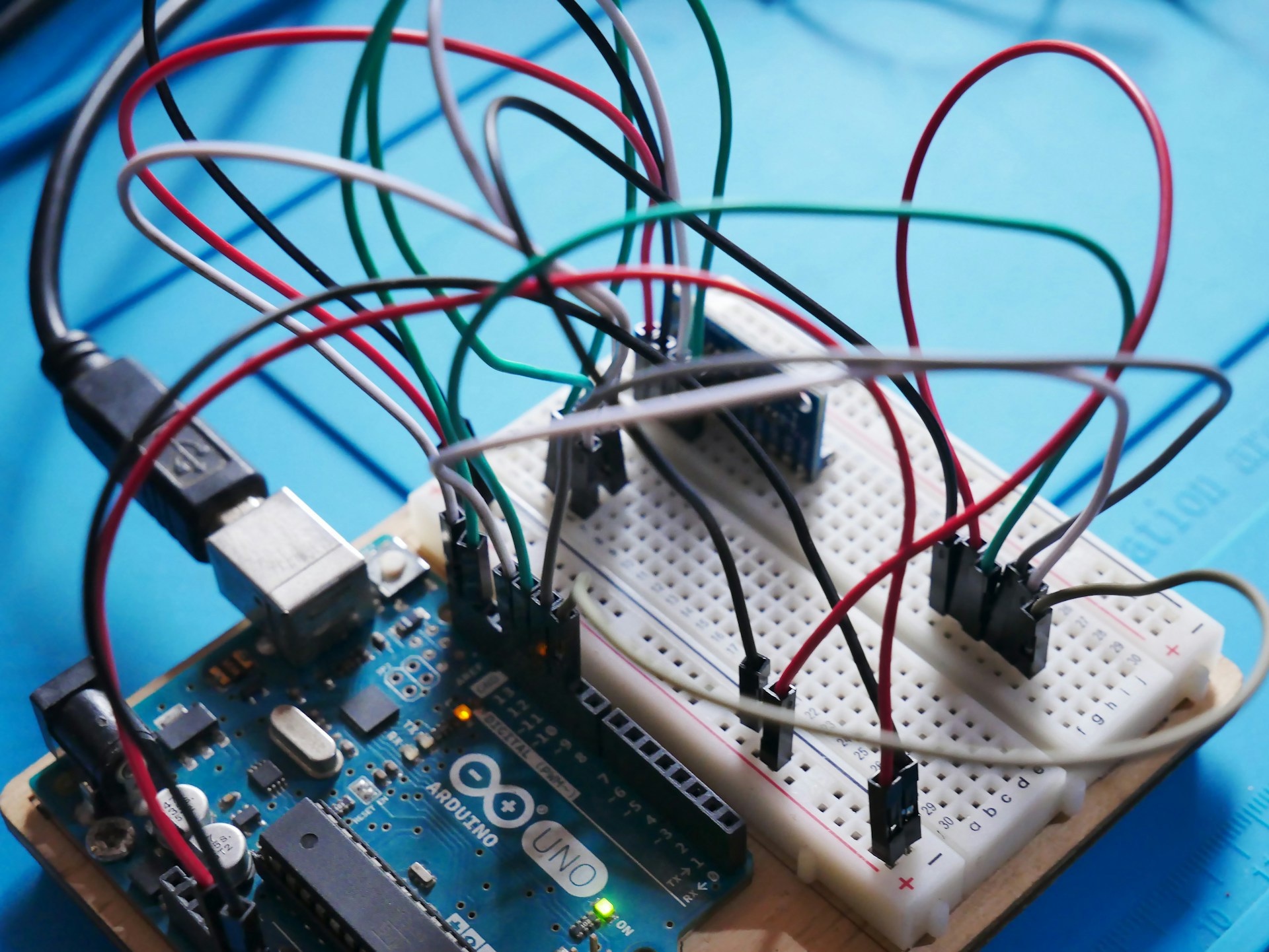 Programmez une mini-voiture autonome_Davézieux