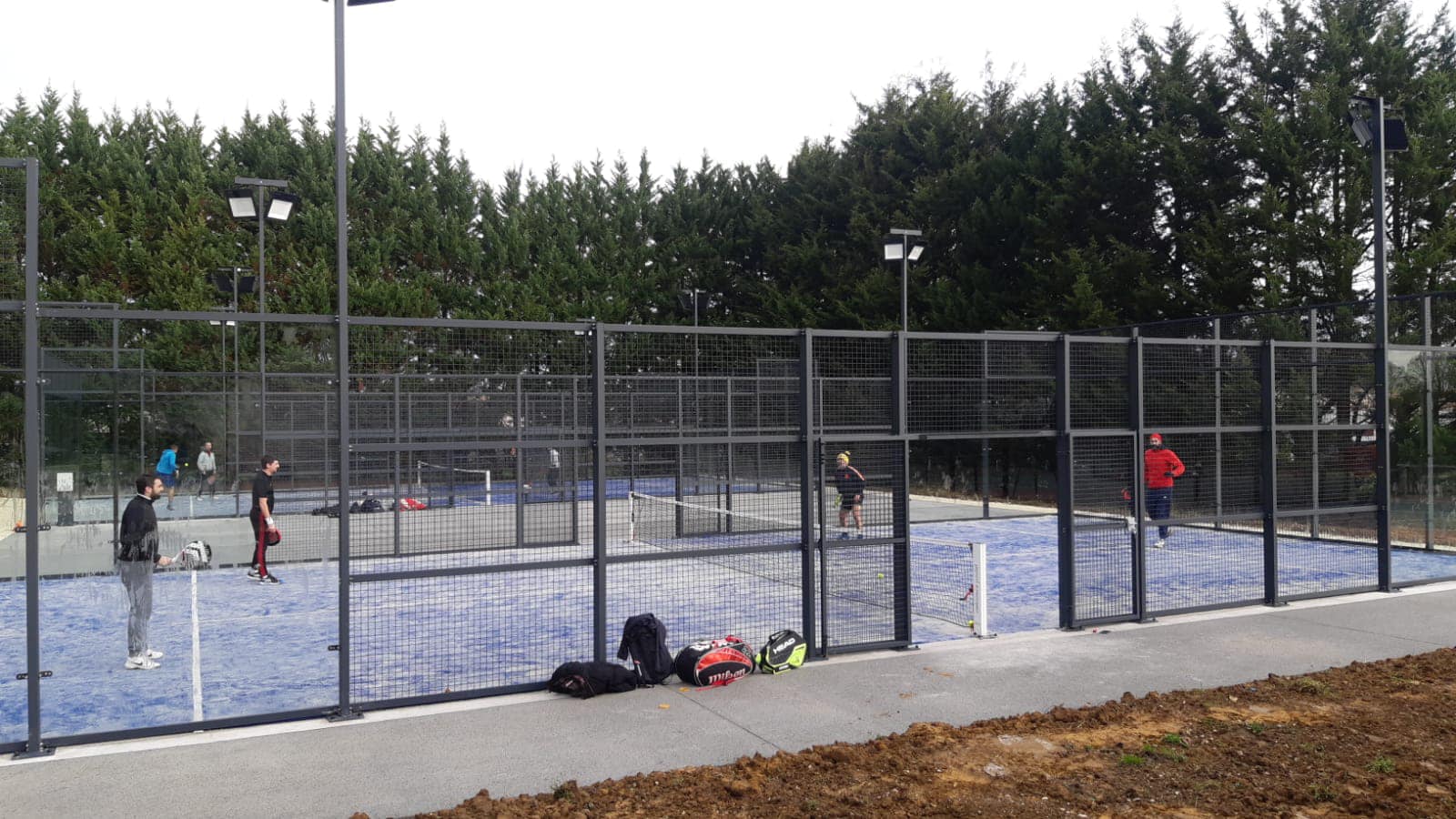 Court de tennis et padel