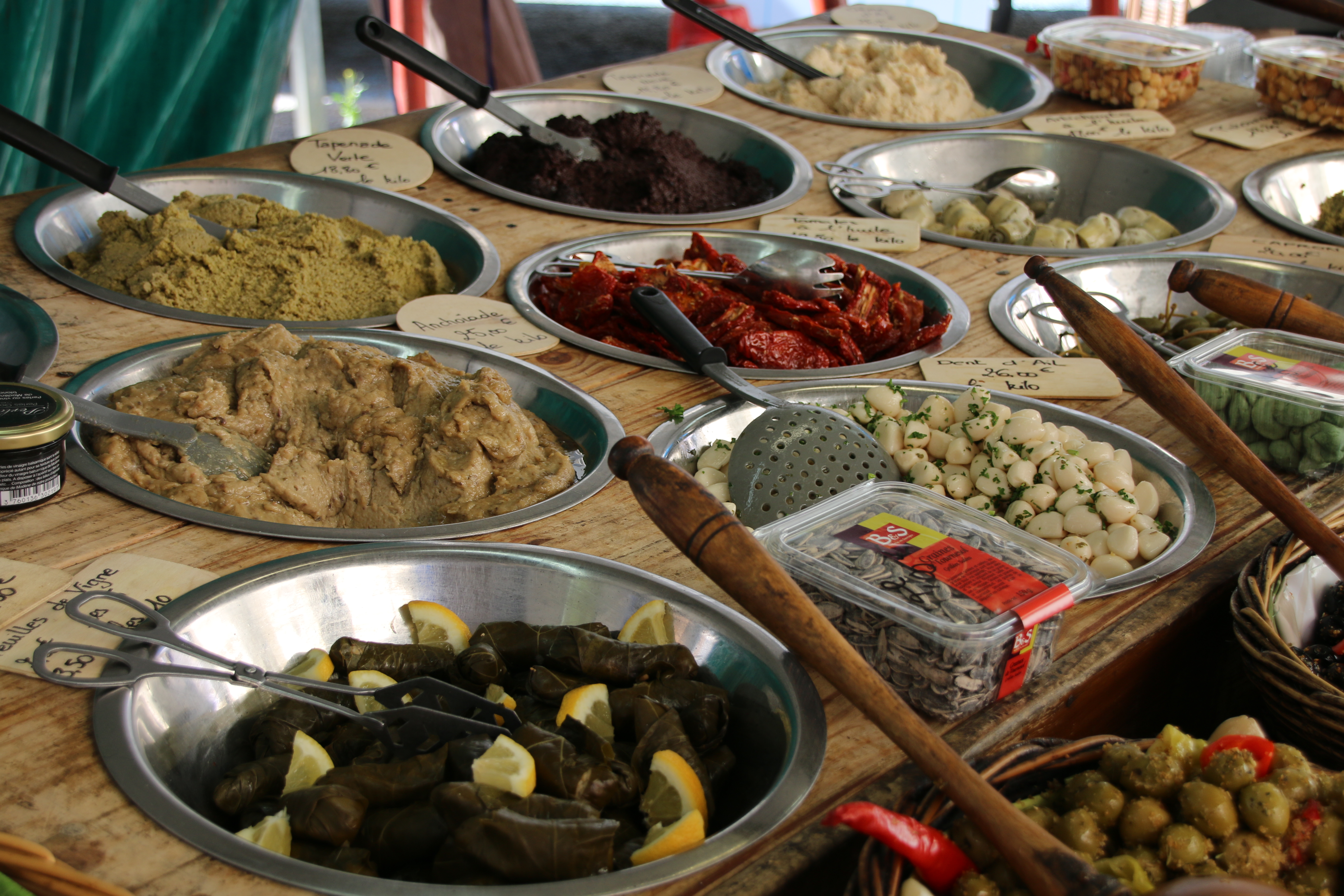 Marché du samedi matin  France Provence-Alpes-Côte d'Azur Bouches-du-Rhône Arles 13200