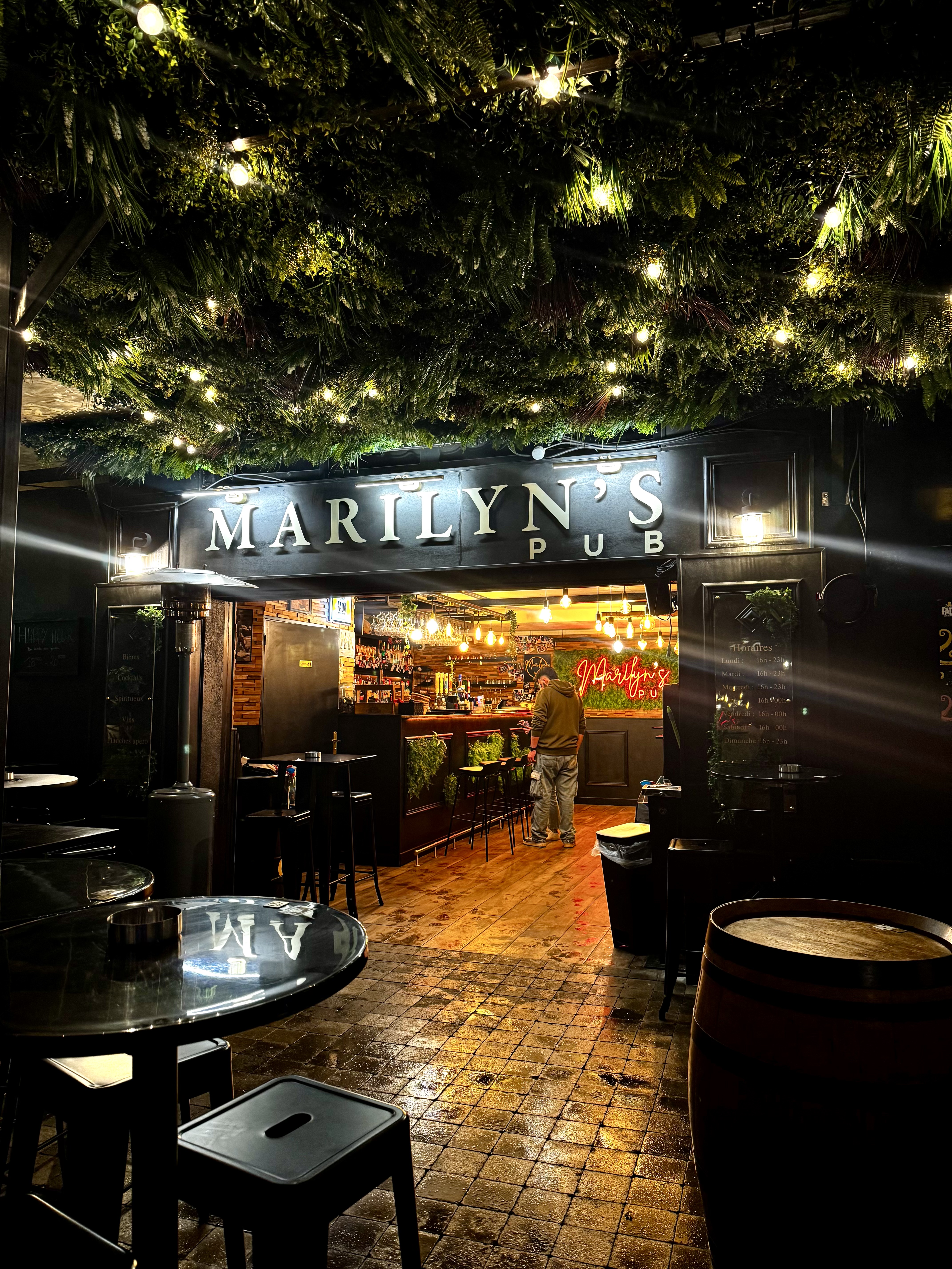 Marilyn's Pub