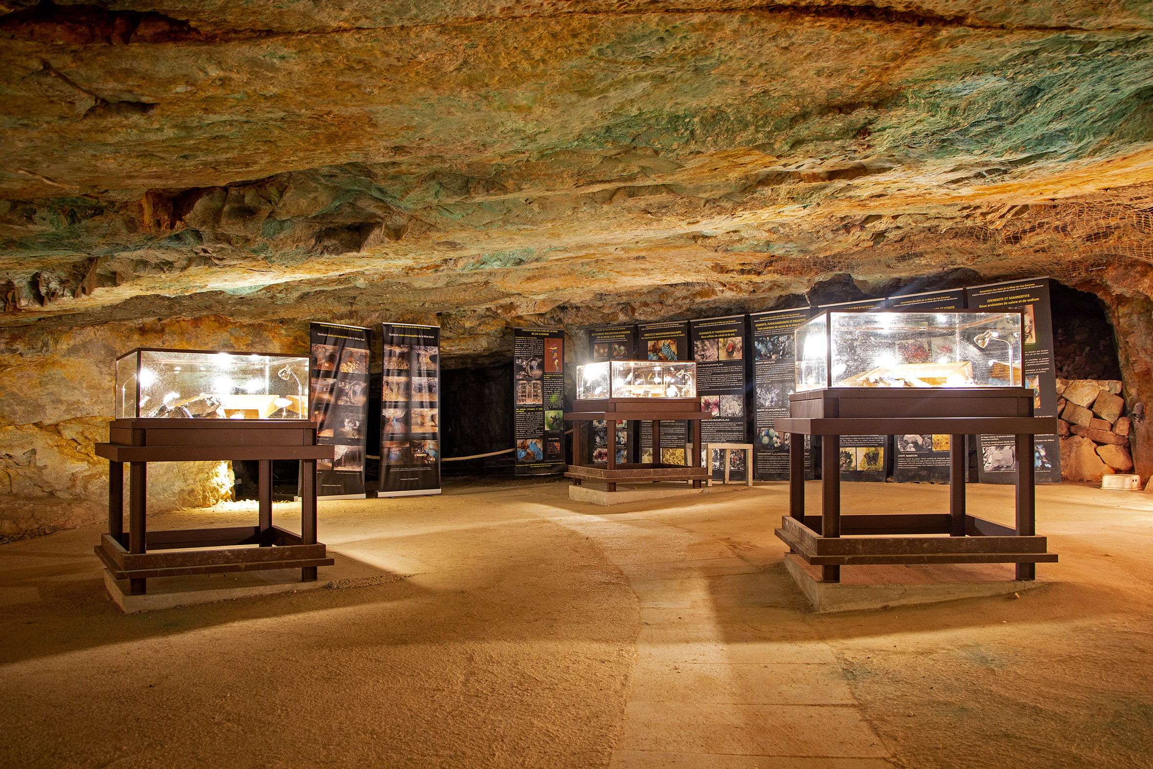 Visite du musée de la mine de Cap Garonne avec Amusez-vous en Méditerranée Porte des Maures