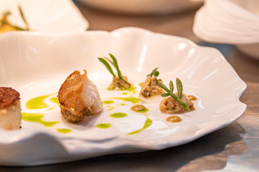 Assiette avec ormeau