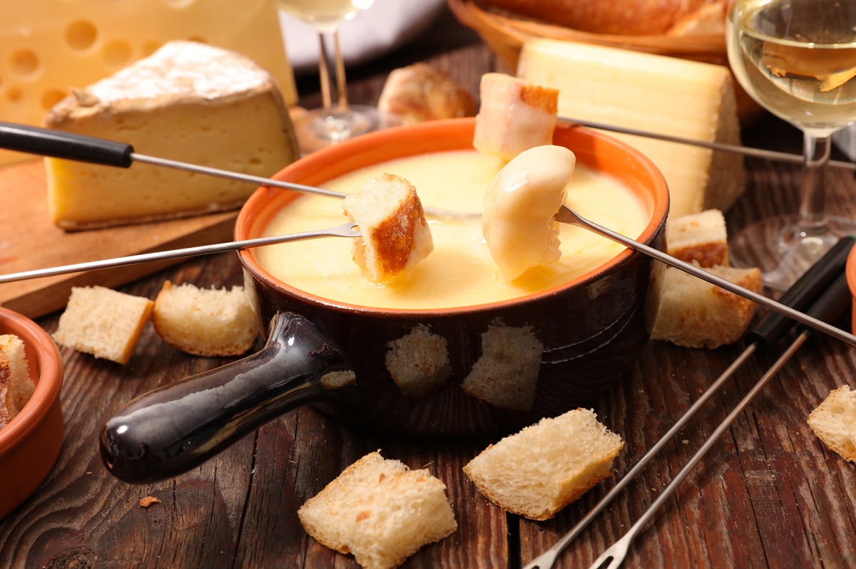 revalogi-specialite-fondue-savoyarde-le-berouze-hiver