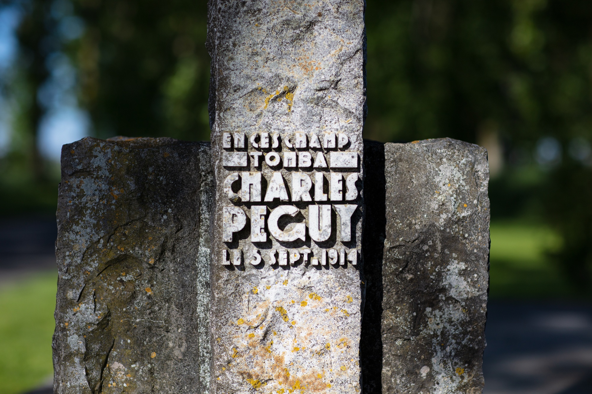 Stèle à la mémoire de Charles Peguy