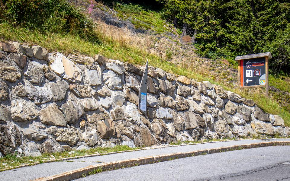 Flaine-Arret-Navette-Les-Porte-Grand-Massif-Dormio-Sens-Flaine