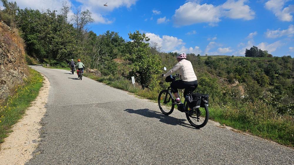 Séjour vélo & yoga en Ardèche Verte_Saint-Jeure-d'Ay