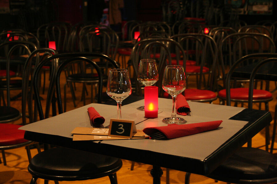 L'AZILE - Table de restauration