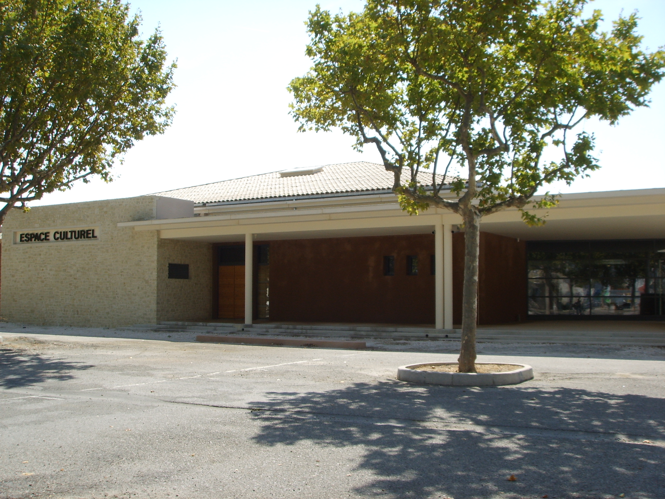 Espace Culturel, Graveson - photo 2