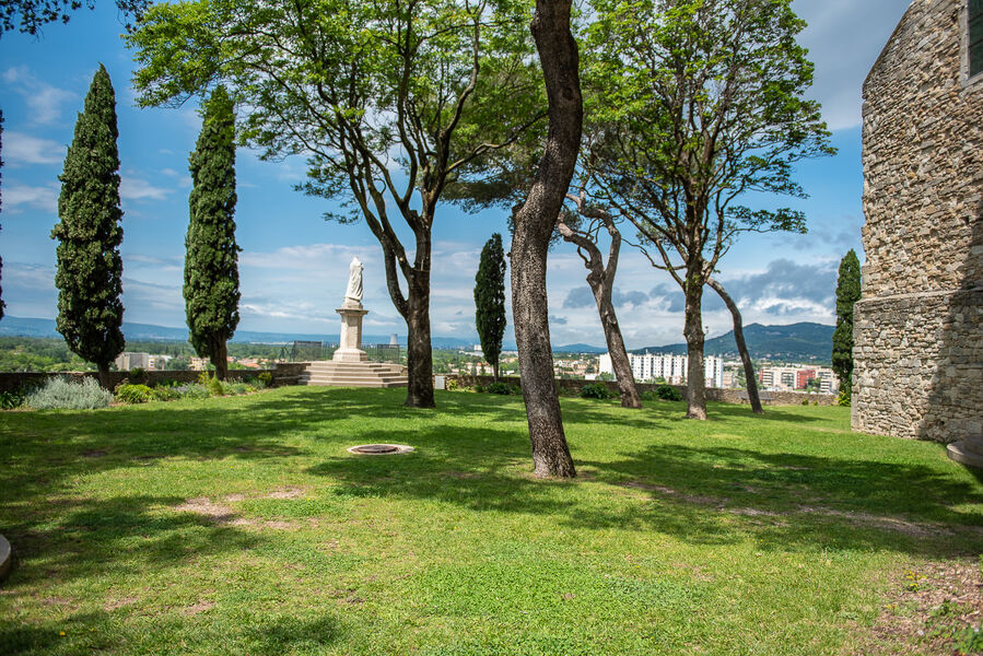 Jardin de la Collégiale Saint Martin