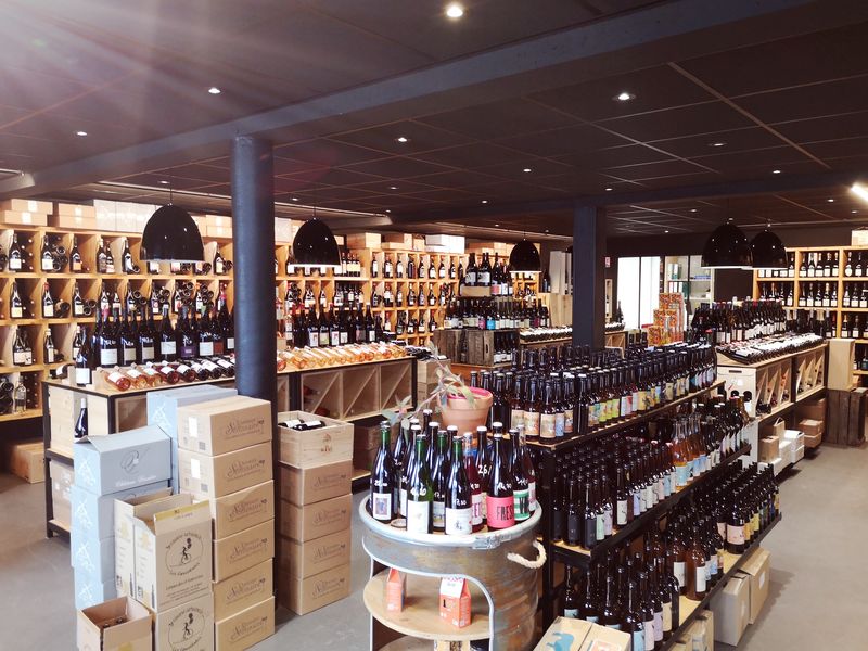 Aux caves du château Cavistes Faverges