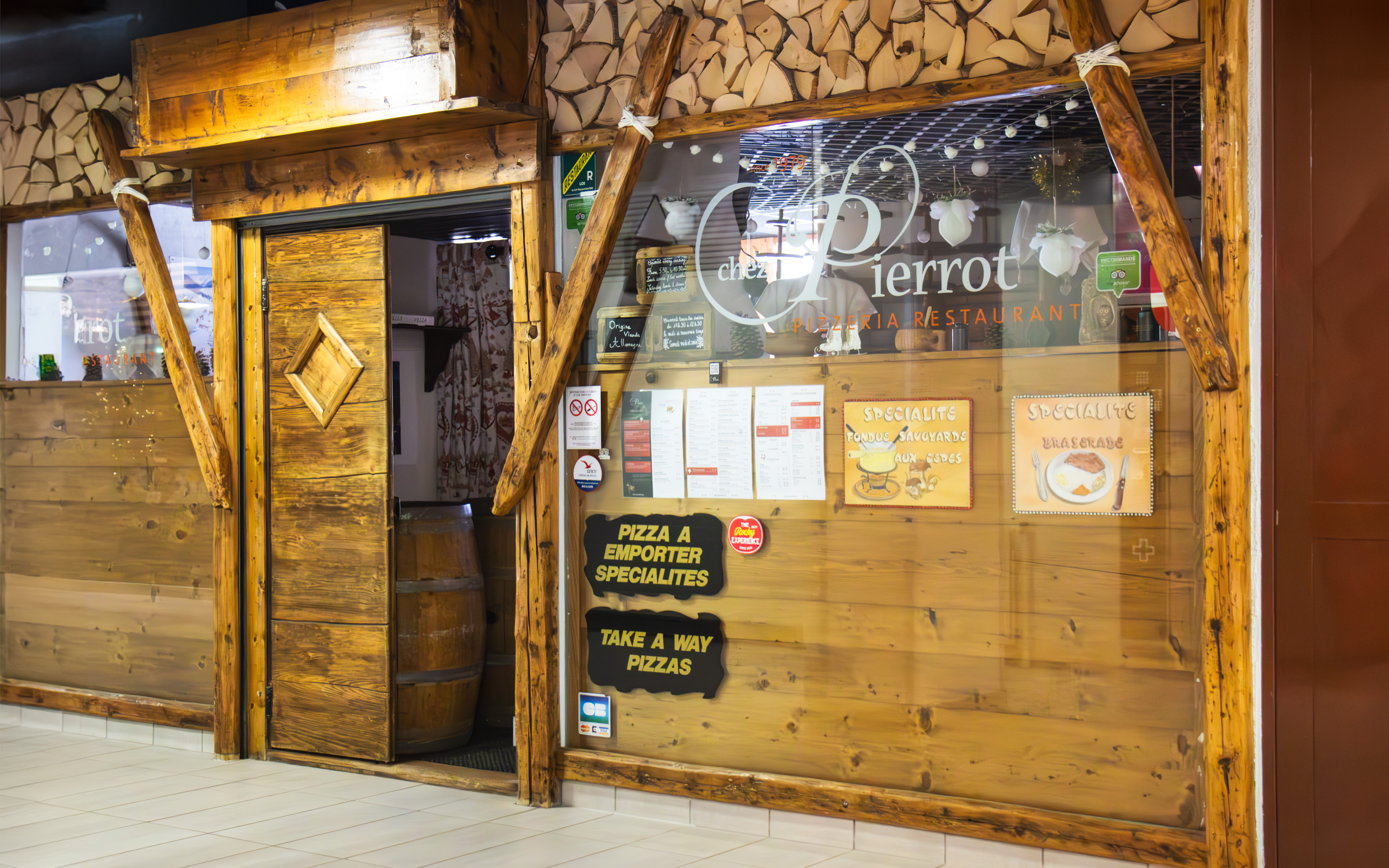 Front of the restaurant in the Flaine Forum shopping centre