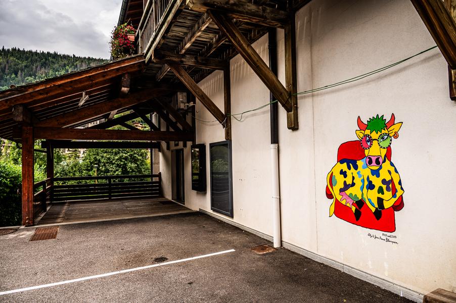 Art vache : La vache cinéphile_Le Grand-Bornand