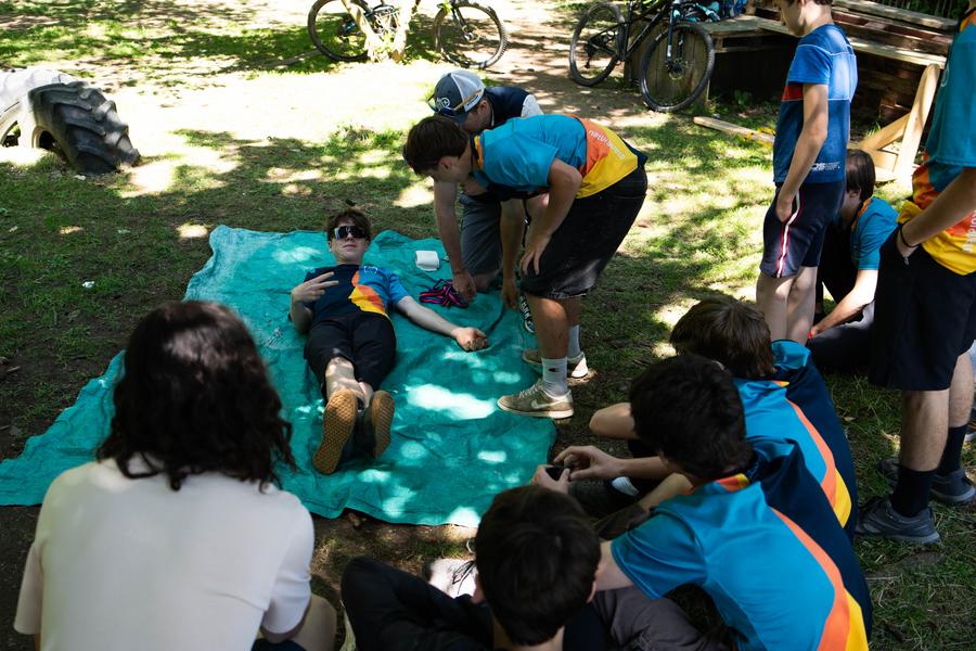 Apprentissage des gestes de premiers secours adapté au VTT