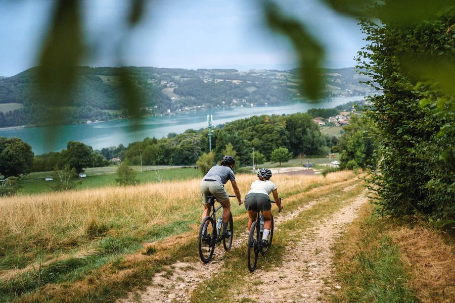 Une descente sympa en Gravel vers le lac Paladru