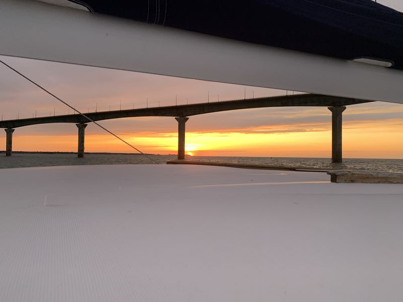 coucher de soleil sur le pont