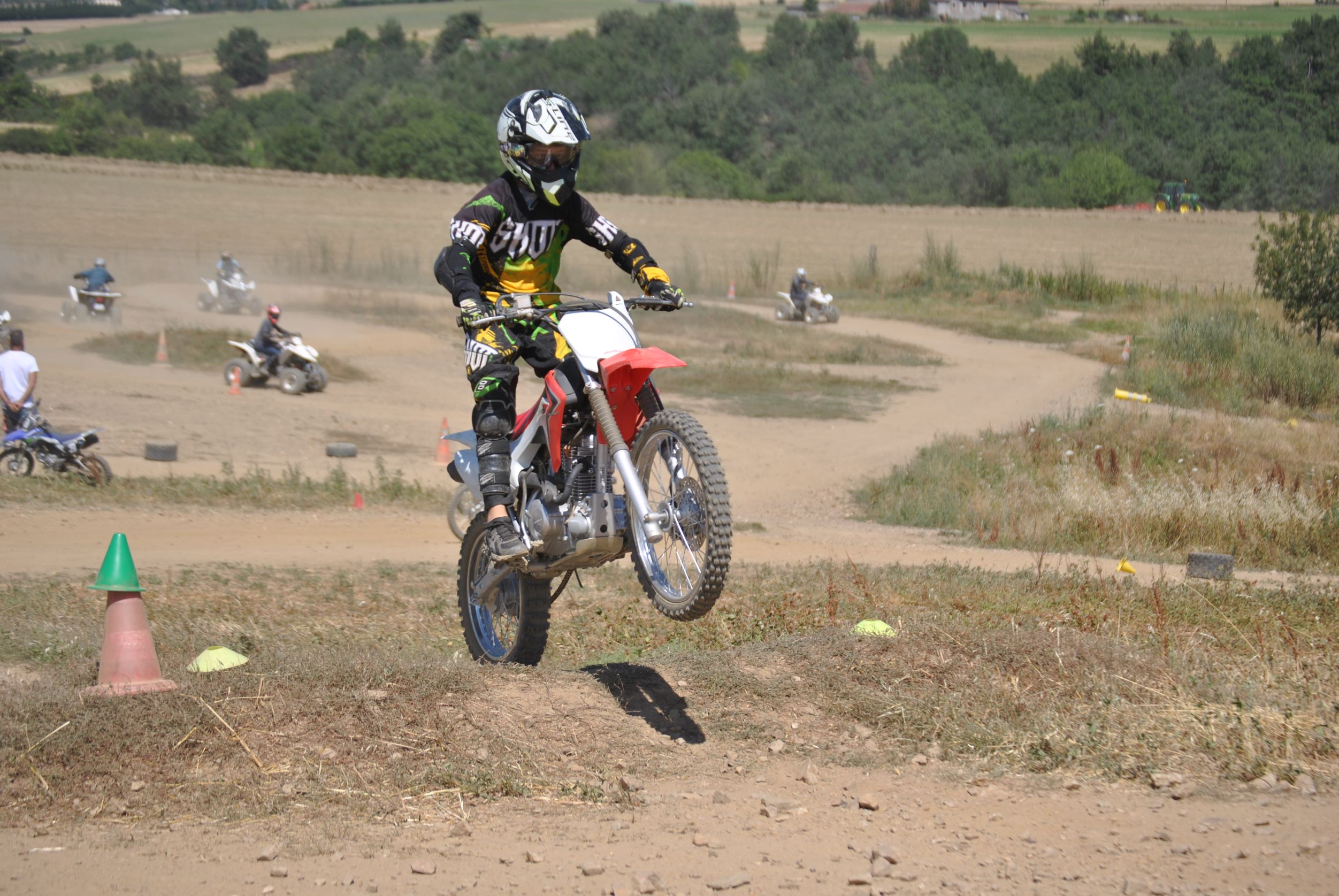 Ecole de pilotage Moto Quad Concept_Beauvallon