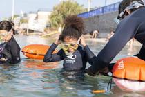 Nage plamée et encadrée par Camille, sur les vestiges d'Olbia à l'Almanarre