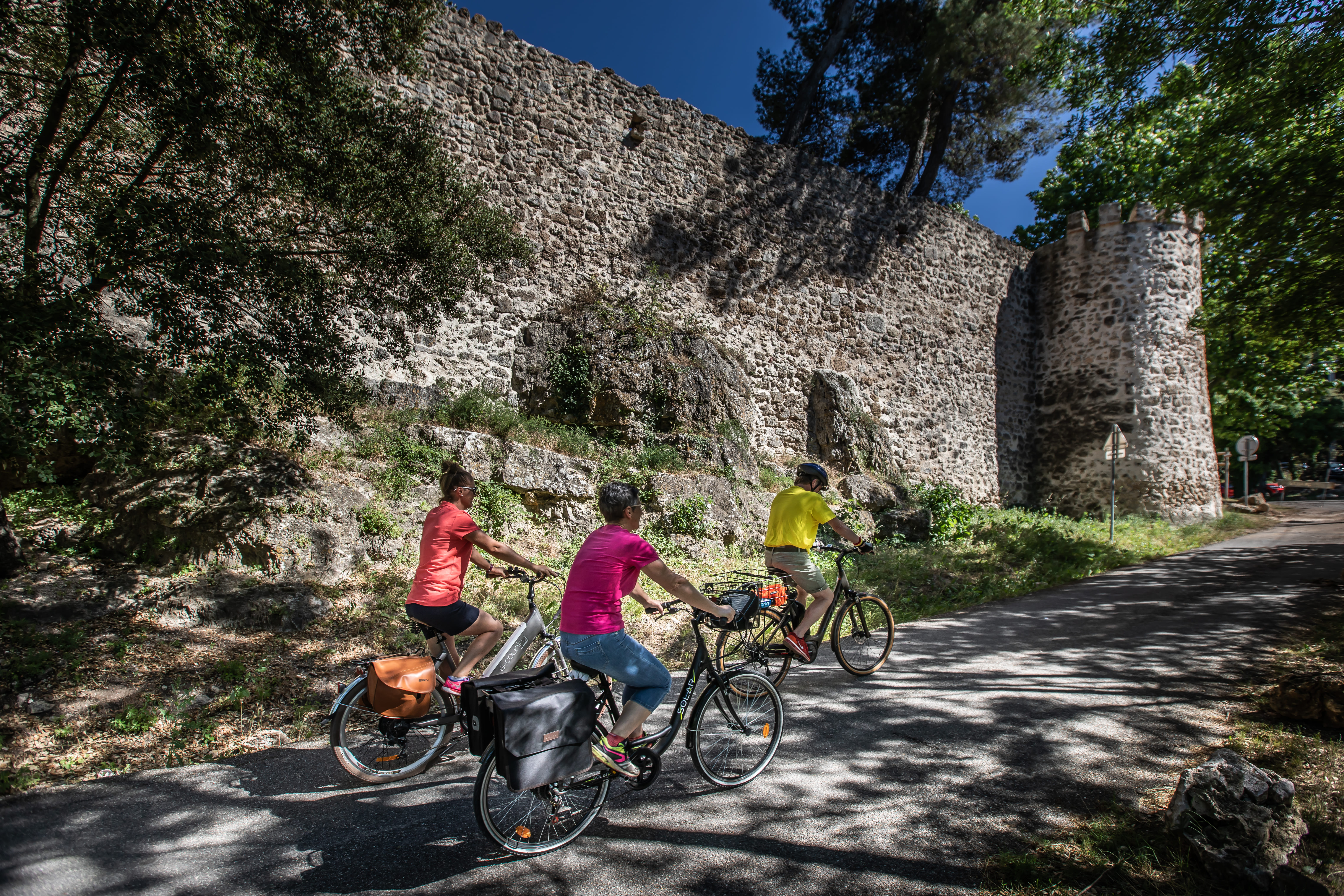La Méditerranée à vélo n°4 : Meyrargues > Draguignan  France Provence-Alpes-Côte d'Azur Bouches-du-Rhône Meyrargues 13650