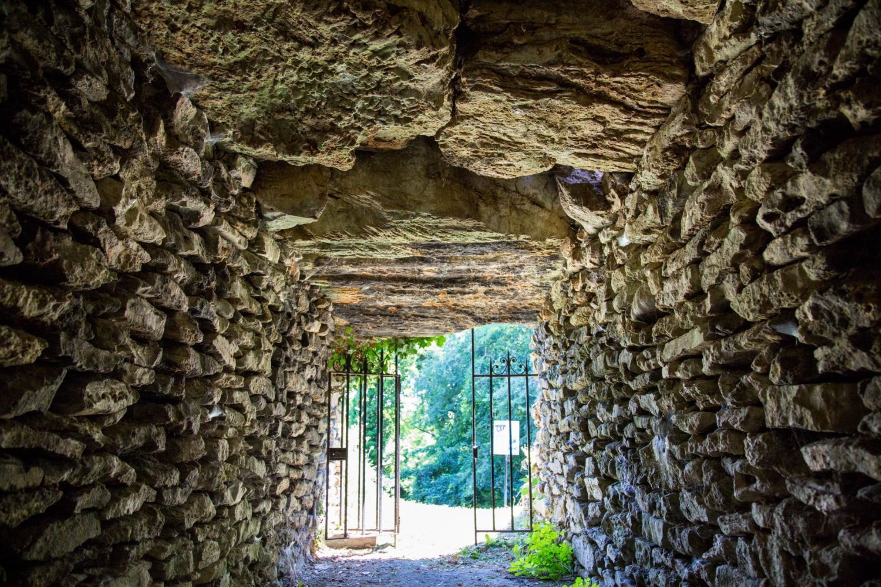 L'allée couverte des Déserts