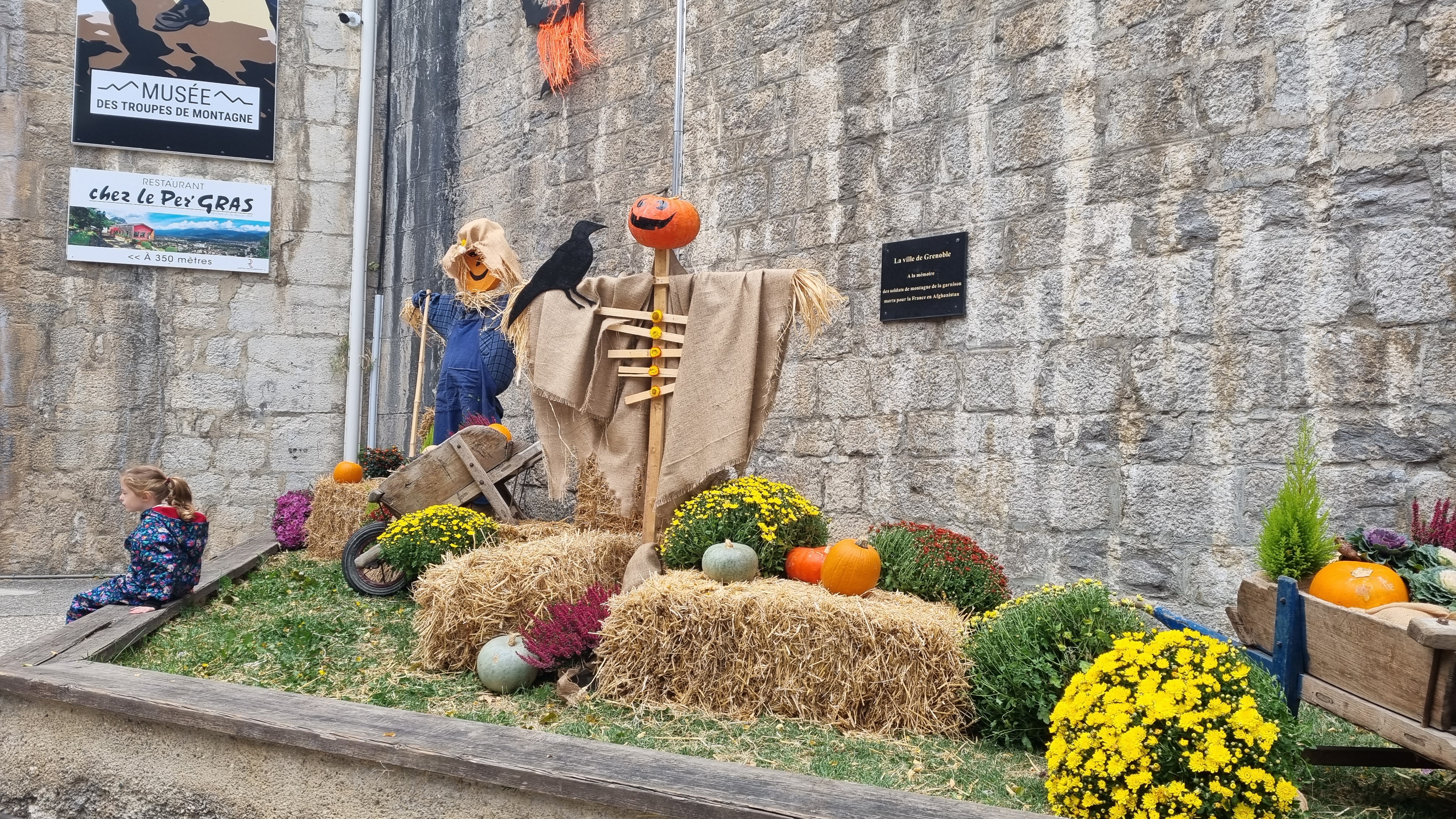 Fort décoré au couleurs d'Halloween