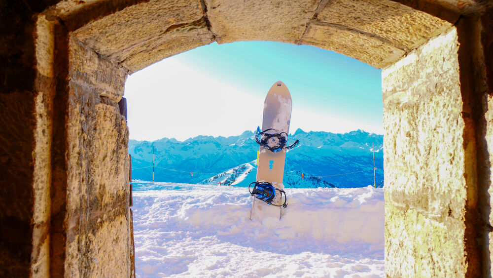 Ski Palace - Le Ski en Première Classe - Snowboard Aluflex FreeRide - Office de Tourisme de Montgenèvre