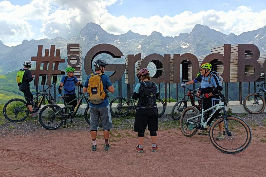Séjour VTT électrique en itinérance des Aravis à l'espace Diamant_Le Grand-Bornand