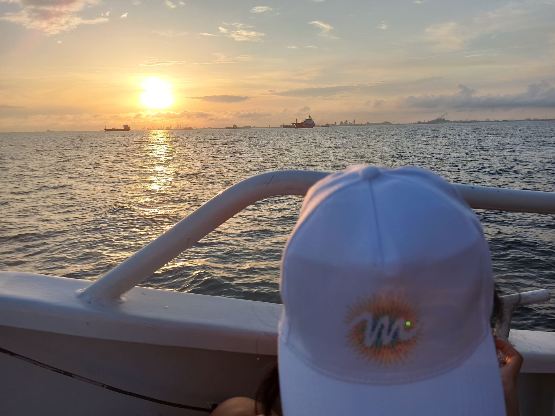 Balade en bateau au coucher de soleil - photo 4