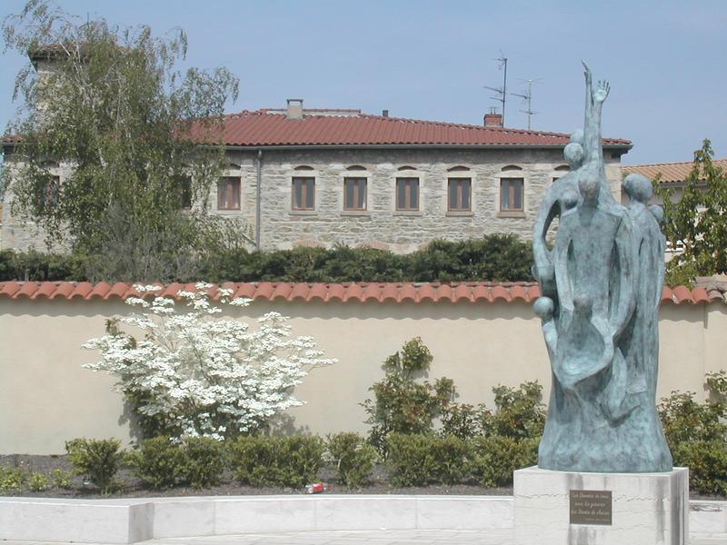 Statue du droit et des devoirs