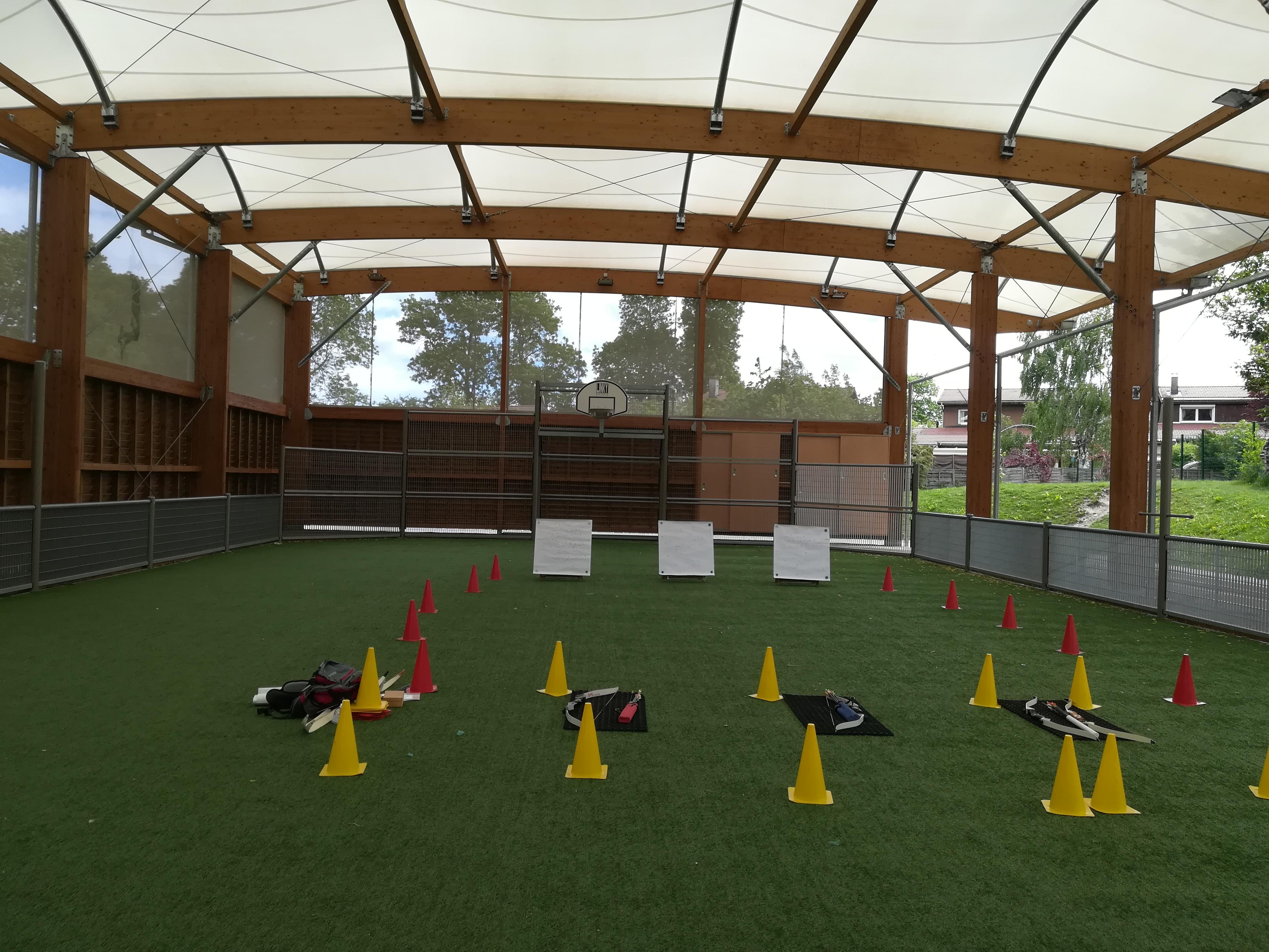 Introduction to archery with Les Demoiselles du Plateau