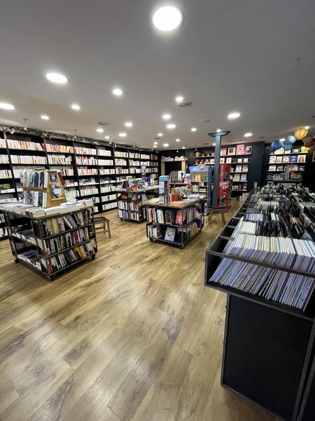 L'intérieur du magasin.