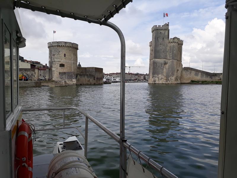 Tours St Nicolas et de la Chaine vues du passeur