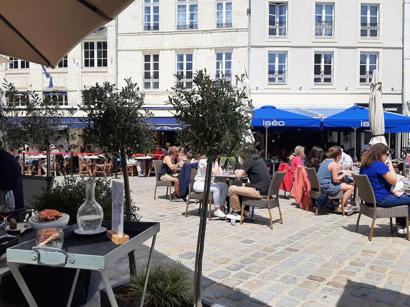 Terrasse de restaurant sur le vieux port