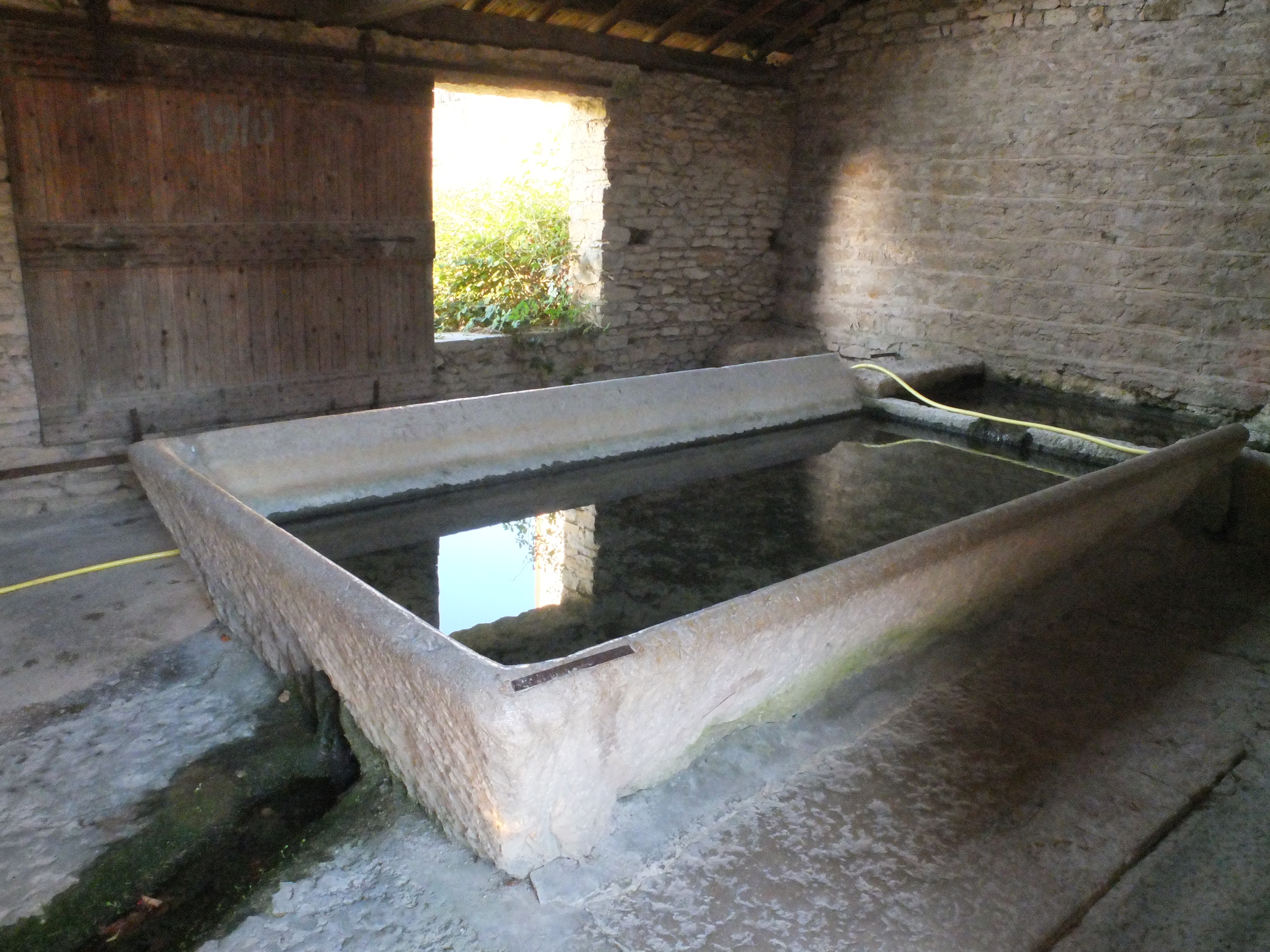 Au pays de la pierre, tour de Parmilieu  par le sentier des bigues