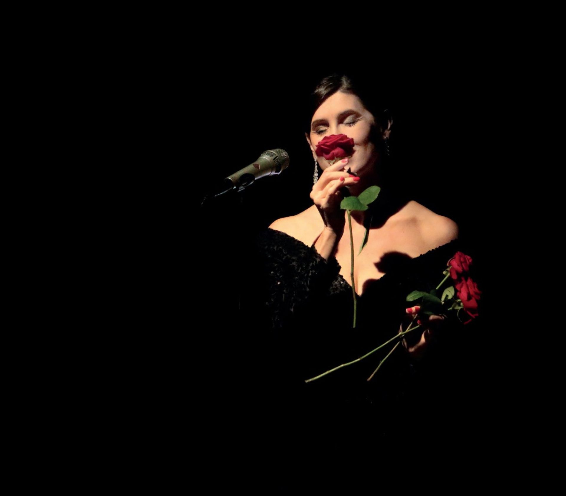 Au Théâtre : "Christelle Loury chante Piaf, Gréco et Barbara"