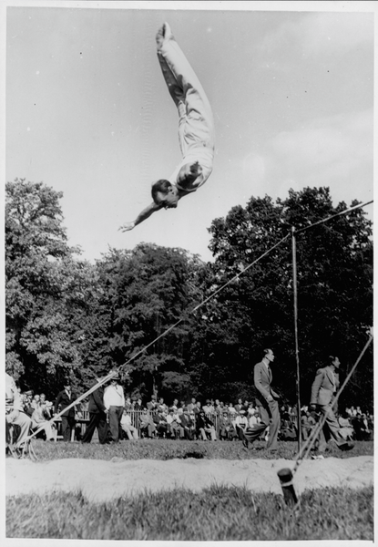 Cologny, stade de Frontenex, 1941 - Compétition de gymnastique