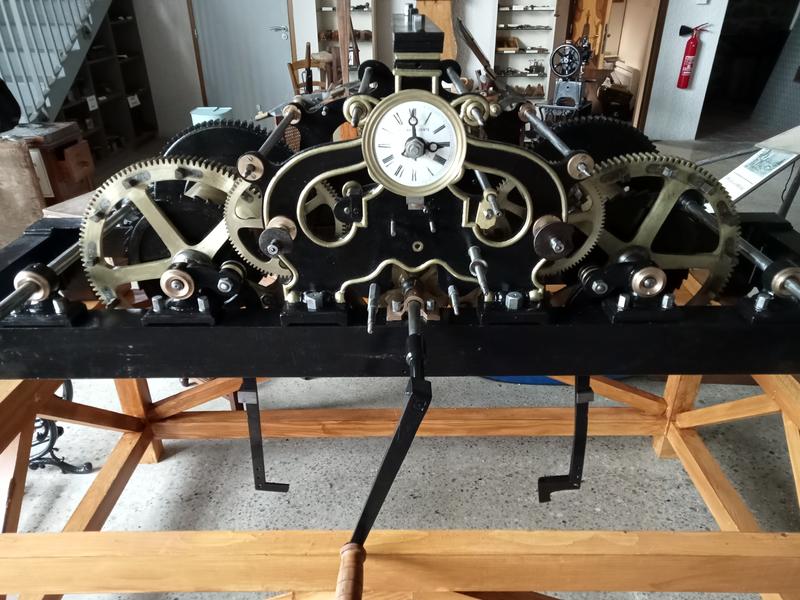 Ancien mécanisme horloge de l'abbaye