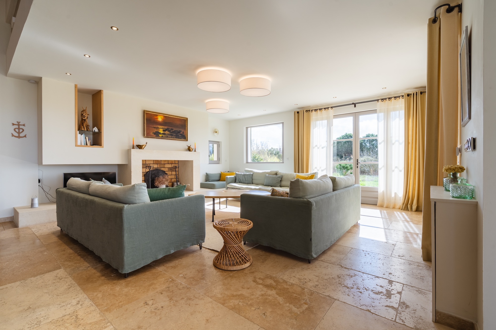 LOW RES_MAS DU COUVIN PIECE PRINCIPALE_03