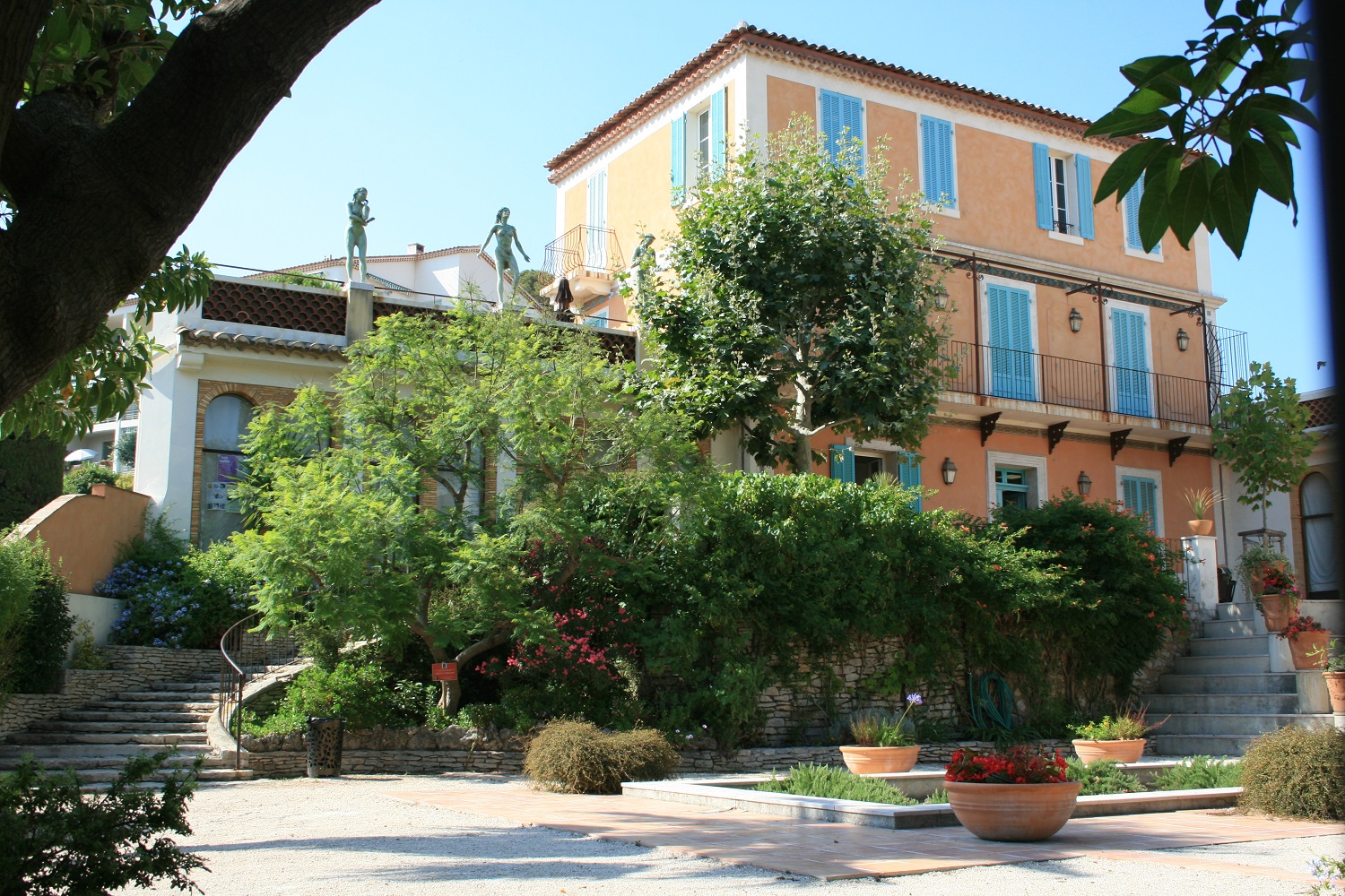 « Lecture par nature » à la Bibliothèque Municipale l'Ariane