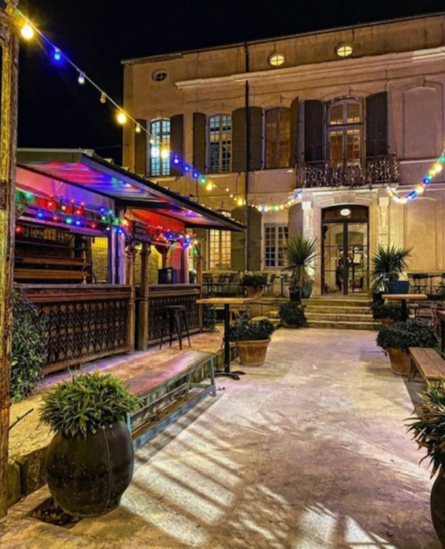 Maison Mistral, Bistrot les Pieds dans l'eau - photo 4