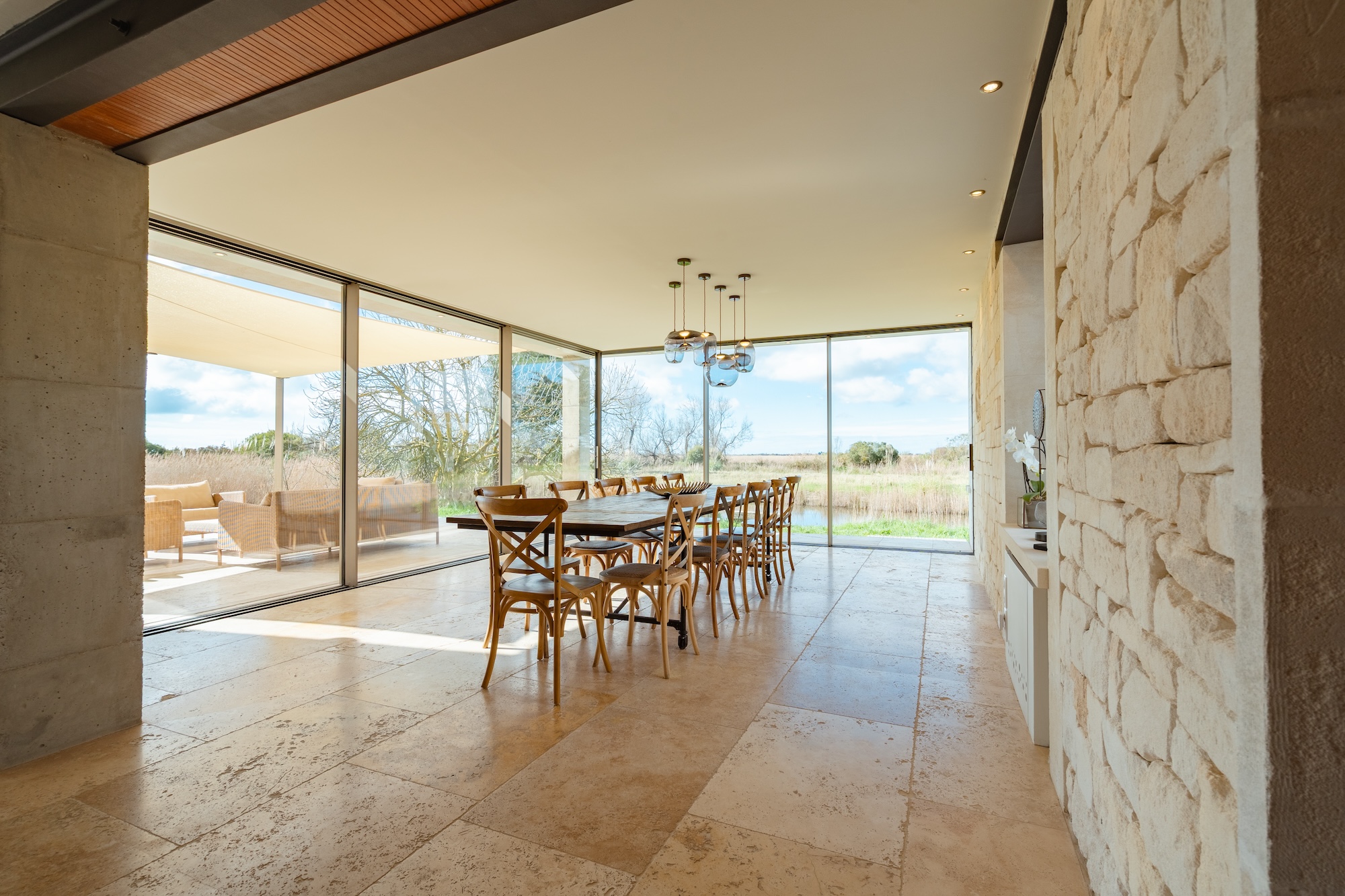 LOW RES_MAS DU COUVIN PIECE PRINCIPALE_04