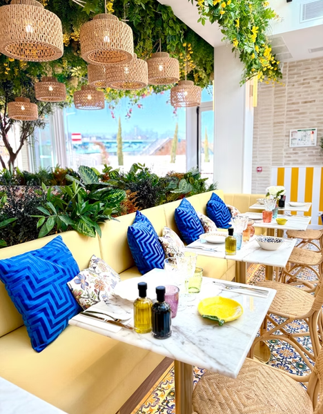 Intérieur du restaurant, canapé 